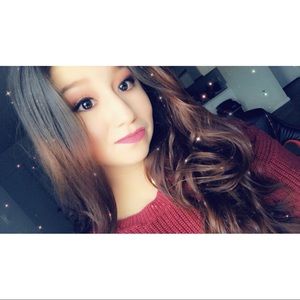 Meet your Posher, Claudia